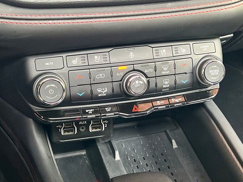 Used 2025 Dodge Durango R/T AWD/4WD image 29