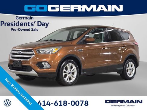 Used 2017 Ford Escape SE image 1