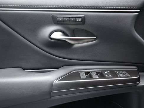 Used 2019 Lexus ES 350 w/ Premium Package FWD image 18
