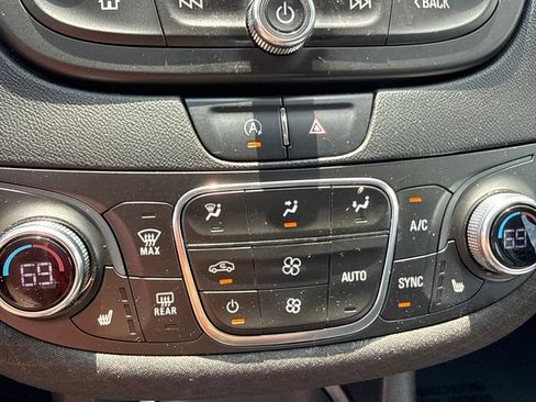 Used 2022 Chevrolet Malibu LT FWD image 7