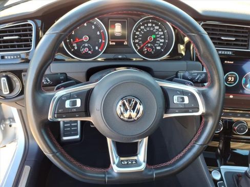 Used 2018 Volkswagen GTI SE image 18