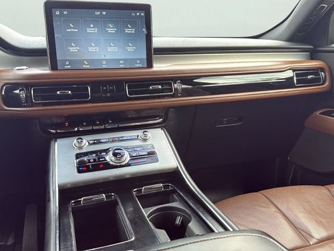 Used 2020 Lincoln Aviator Reserve RWD image 17