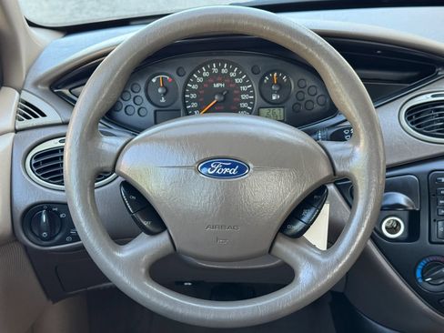 Used 2003 Ford Focus SE FWD image 29