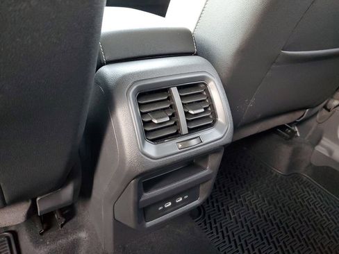 New 2026 Volkswagen Taos SE FWD image 10