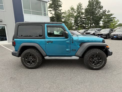 Used 2020 Jeep Wrangler Sport AWD/4WD image 5