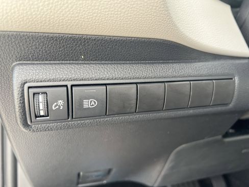 Certified 2022 Toyota Corolla LE image 13