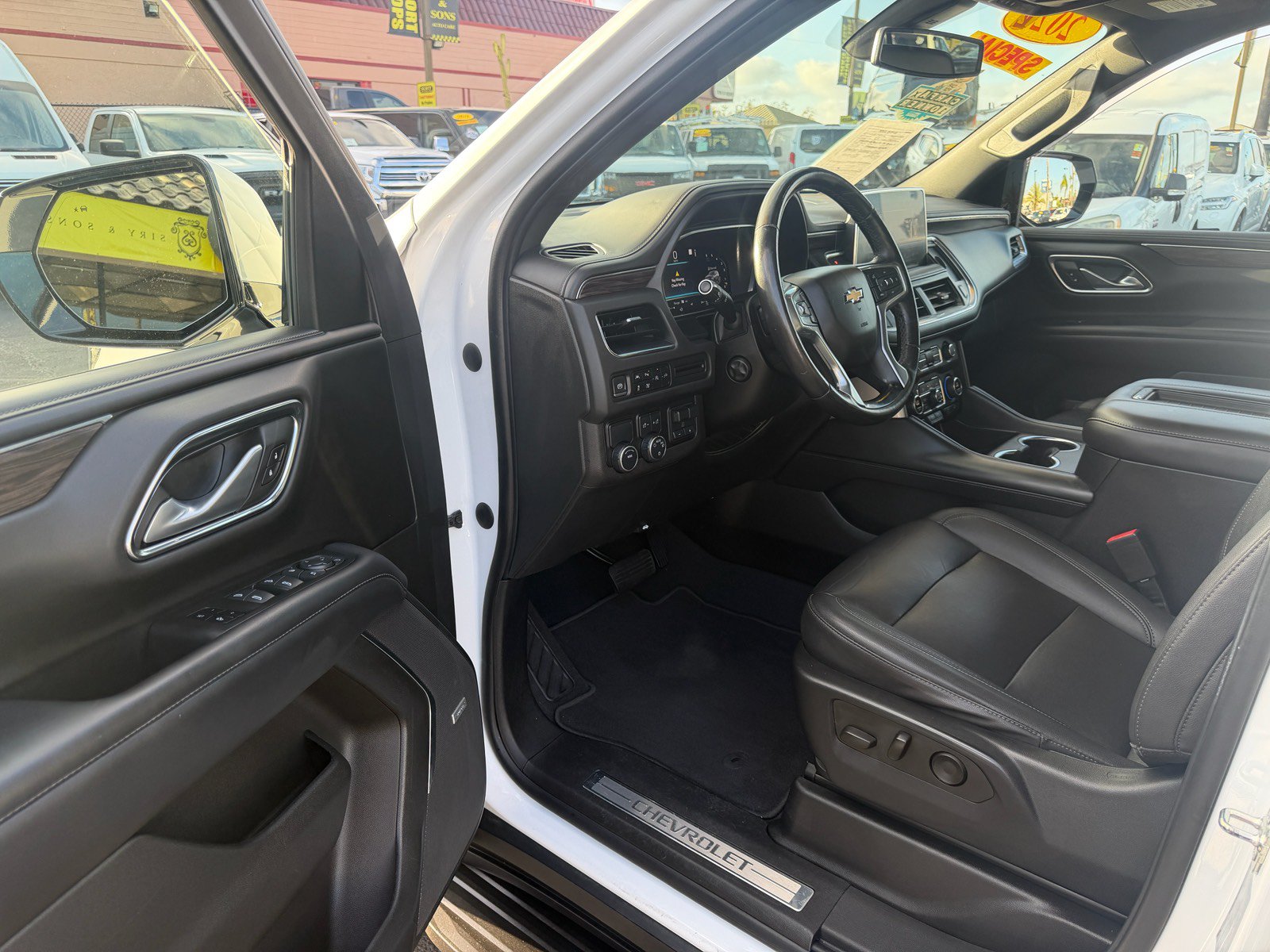 Used 2022 Chevrolet Suburban LT w/ LT Signature Package RWD image 23