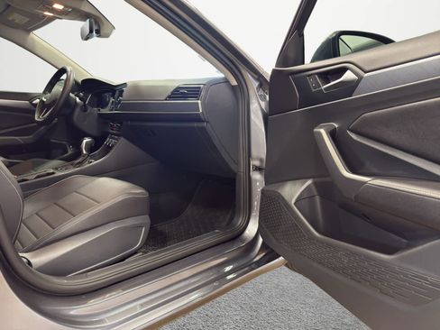 Used 2024 Volkswagen Jetta SE image 24