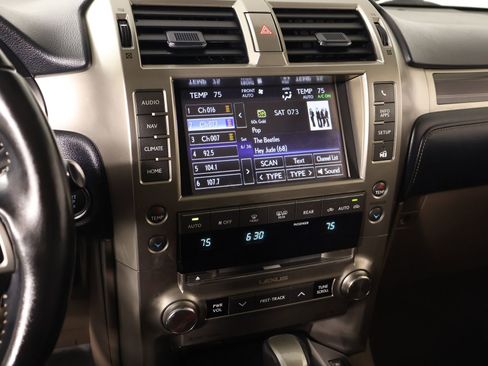 Used 2021 Lexus GX 460 Premium w/ Premium Package image 5