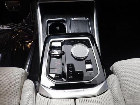 Used 2024 BMW 760i xDrive w/ Premium Package 2 image 14