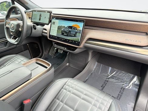 Used 2026 Rivian R1S Premium AWD/4WD image 36