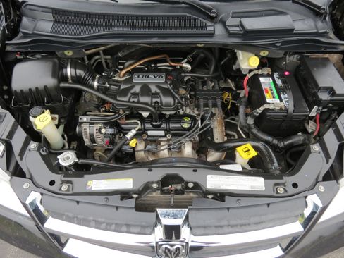 Used 2010 Dodge Grand Caravan SXT w/ Trailer Tow Group FWD image 35