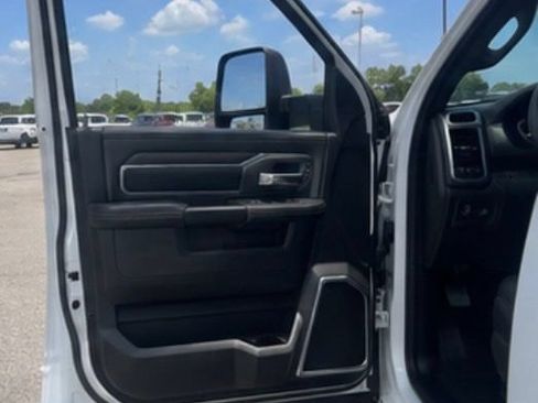 Used 2026 RAM 2500 Laramie AWD/4WD image 44