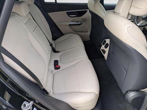 Used 2024 Mercedes-Benz GLC 300 4MATIC image 22