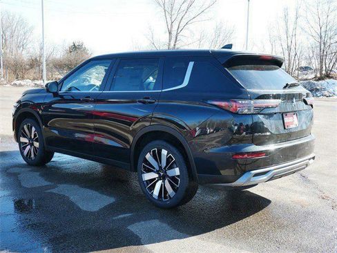 New 2026 Mitsubishi Outlander SE AWD/4WD image 2