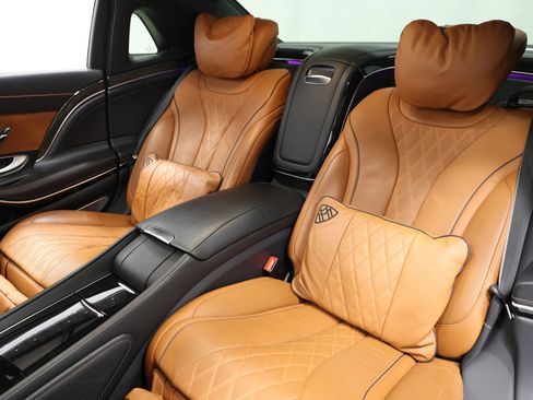 Used 2019 Mercedes-Benz Maybach S 560 4MATIC image 3