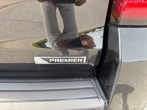 Used 2017 Chevrolet Suburban Premier AWD/4WD image 9