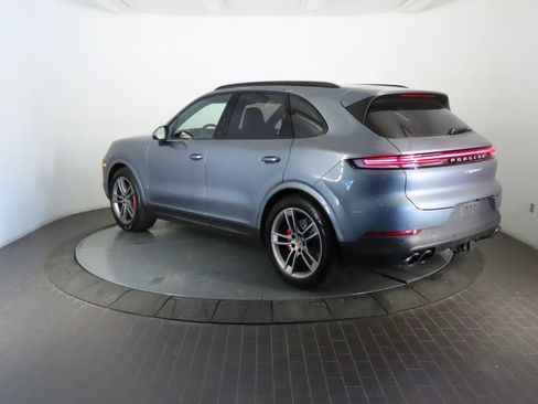 Certified 2026 Porsche Cayenne S AWD/4WD image 3