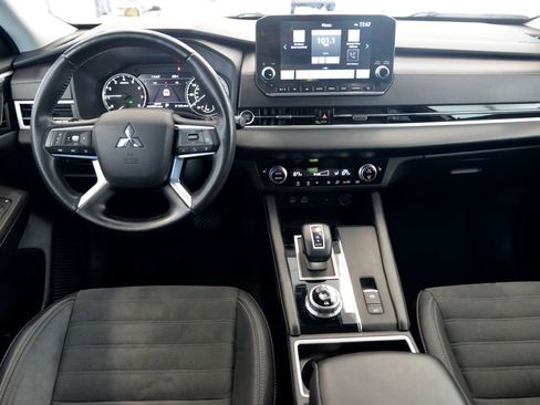 Used 2022 Mitsubishi Outlander SE AWD/4WD image 18