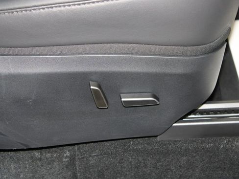 Used 2024 Tesla Model Y Long Range image 26