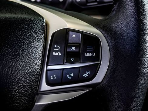 Used 2024 Ford Explorer XLT RWD image 27