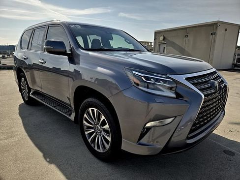 Used 2023 Lexus GX 460 Luxury w/ Accessory Package image 4