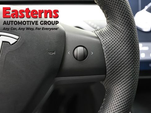 Used 2020 Tesla Model Y Long Range image 16