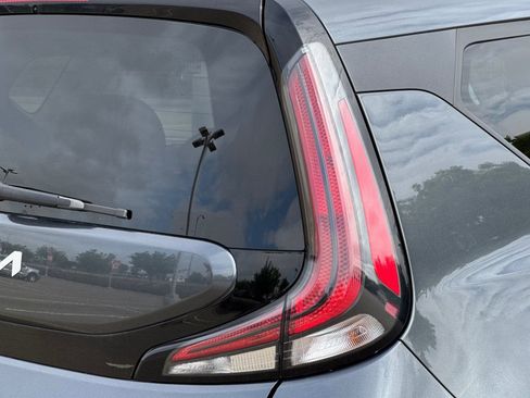 Used 2023 Kia Soul LX w/ Option Group 015 FWD image 49