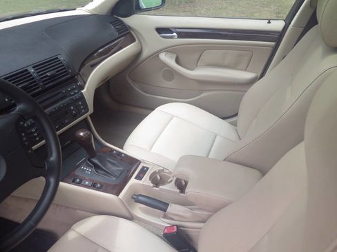 Used 2005 BMW 325i Sedan RWD image 11