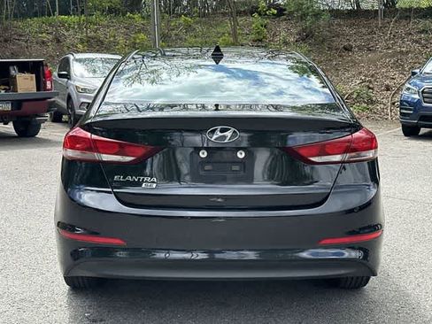 Used 2017 Hyundai Elantra SE image 4