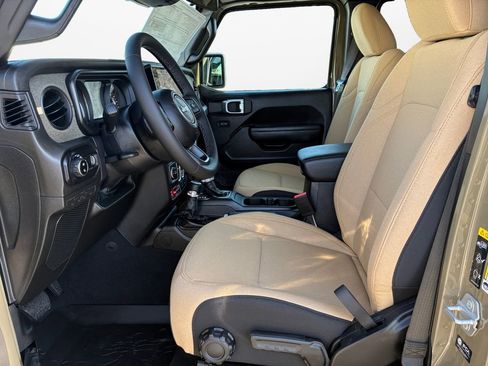 New 2026 Jeep Gladiator Willys AWD/4WD image 19
