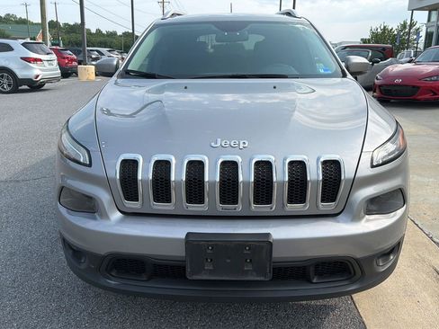 Used 2016 Jeep Cherokee Latitude w/ Safety/Convenience Group AWD/4WD image 2