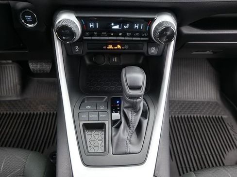 Used 2024 Toyota RAV4 XLE w/ Convenience Package image 10