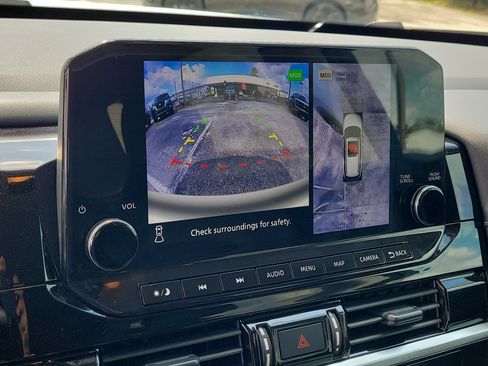 Certified 2025 Nissan Pathfinder SL AWD/4WD image 24