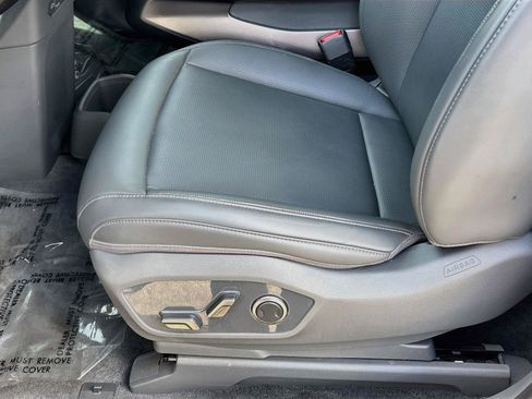 Used 2024 Kia EV9 Light Long Range RWD image 19