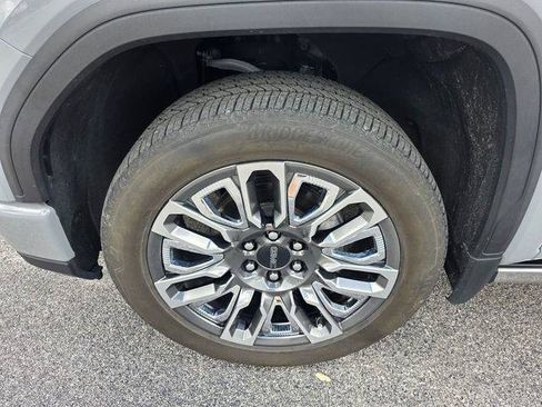 Certified 2025 GMC Sierra 1500 Denali Ultimate AWD/4WD image 9