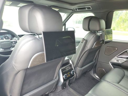 Used 2025 Land Rover Range Rover Long Wheelbase Autobiography AWD/4WD image 28
