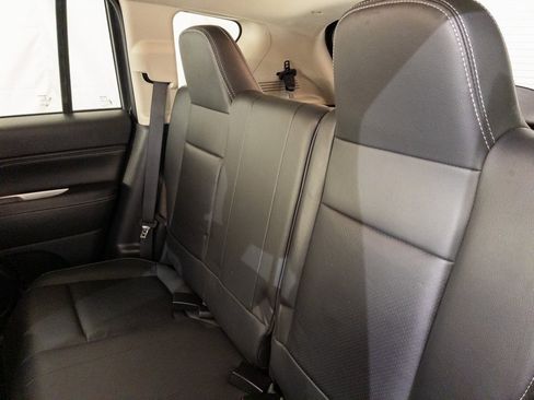 Used 2015 Jeep Compass High Altitude image 9