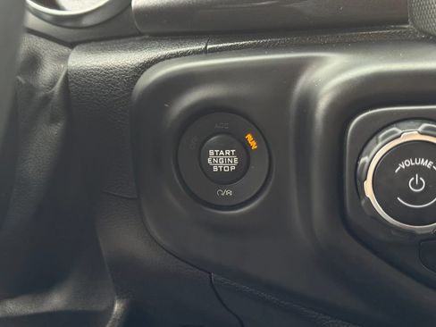 Used 2021 Jeep Wrangler Unlimited Sahara AWD/4WD image 39