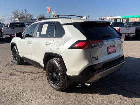 Used 2025 Toyota RAV4 SE image 10