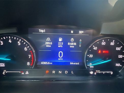 Used 2022 Ford Explorer XLT image 18