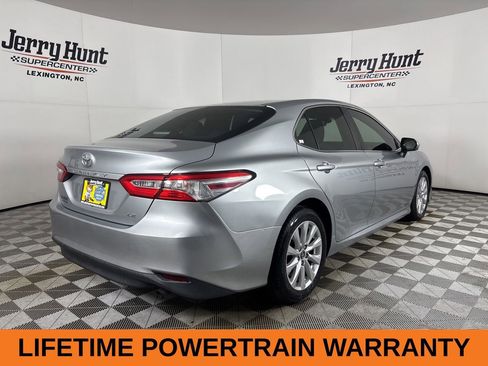 Used 2018 Toyota Camry L image 6