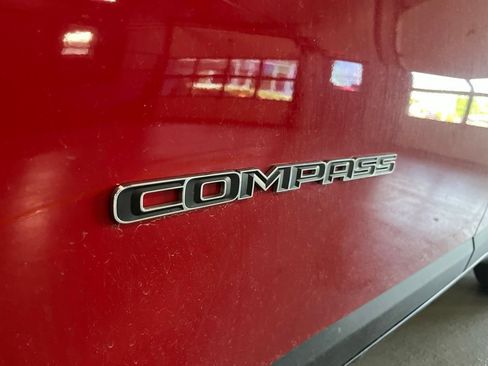 Used 2023 Jeep Compass Latitude AWD/4WD image 11