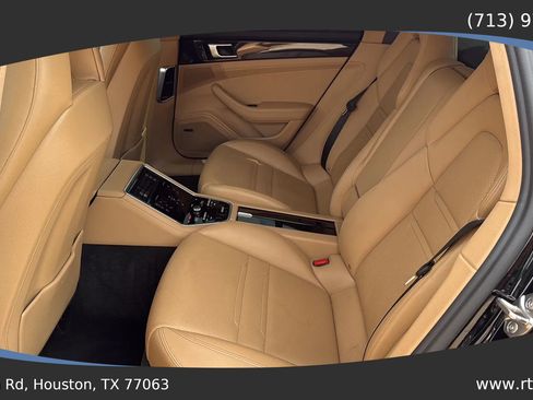 Used 2017 Porsche Panamera image 24