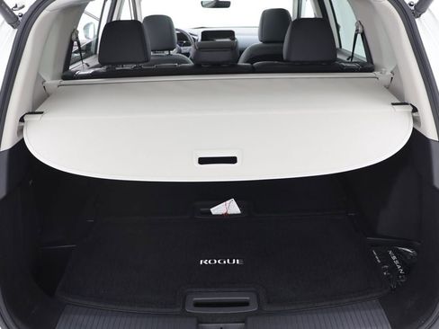 Used 2023 Nissan Rogue SL w/ SL Premium Package image 31