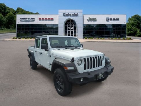 Used 2022 Jeep Gladiator Sport w/ Trailer Tow Package AWD/4WD image 8