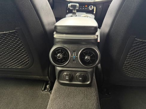 Used 2018 Kia Stinger GT1 RWD image 29