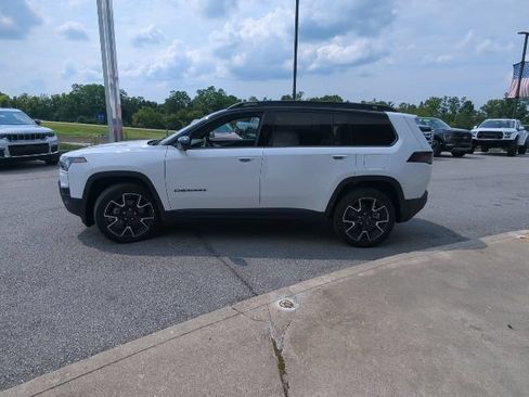 Used 2026 Jeep Cherokee Overland w/ Advanced Pro Tech Group AWD/4WD image 32