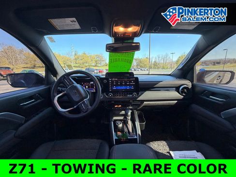 Used 2023 Chevrolet Colorado Z71 w/ Z71 Convenience Package 2 AWD/4WD image 6