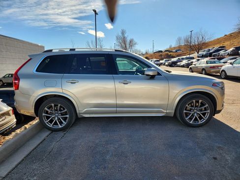 Used 2016 Volvo XC90 T6 Momentum image 4